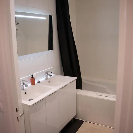 Apartment T3 Lumineux Au Coeur De Moulins Garage 2 Places